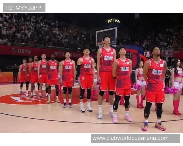 成都篮球队与广州队的激烈对决展现了篮球魅力与团队精神的完美结合